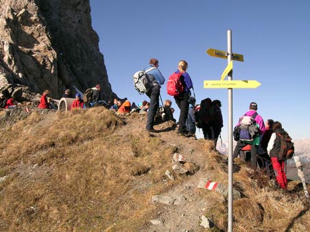 Pellegrini al Passo di cima Vallone